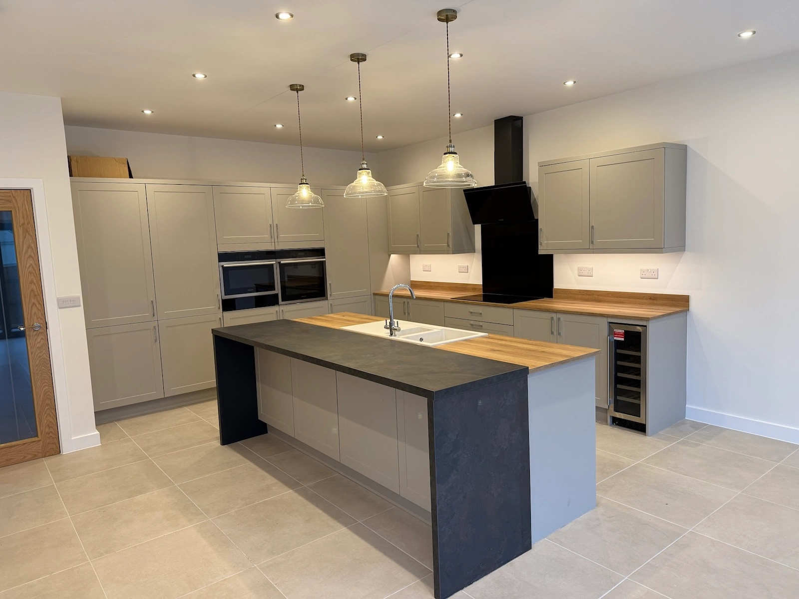 Fitted kitchen